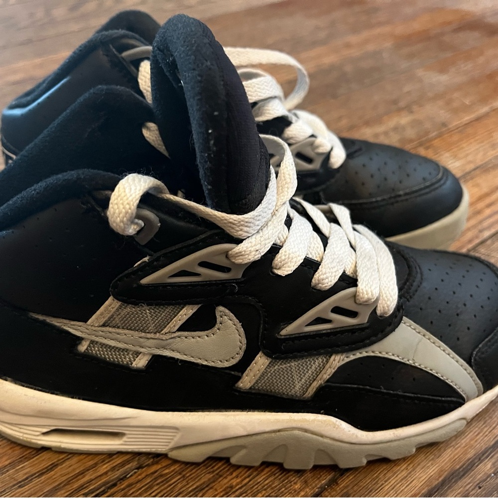 Nike Air Trainer SC Black, Grey & White Raiders Bo Jackson Youth Size 4Y